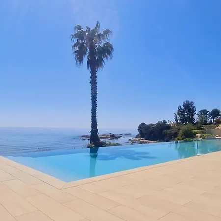 Appart Climatise Vue Et Proche Mer Residence De Standing Piscine