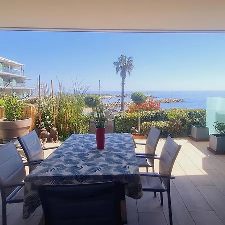 Appart Climatise Vue Et Proche Mer Residence De Standing Piscine