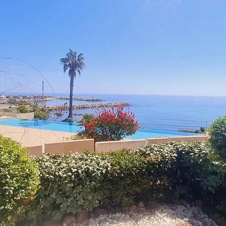 Holiday home Appart Climatise Vue Et Proche Mer Residence De Standing Piscine