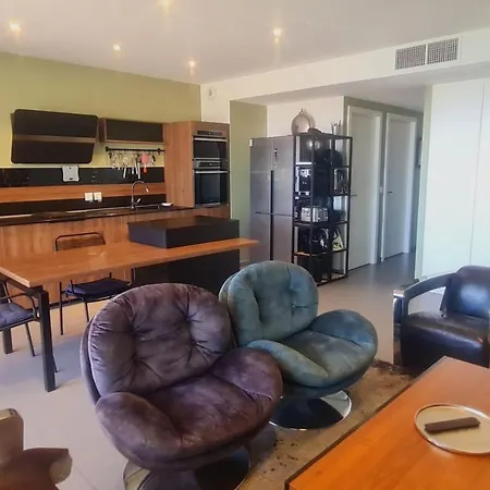Holiday home Appart Climatise Vue Et Proche Mer Residence De Standing Piscine